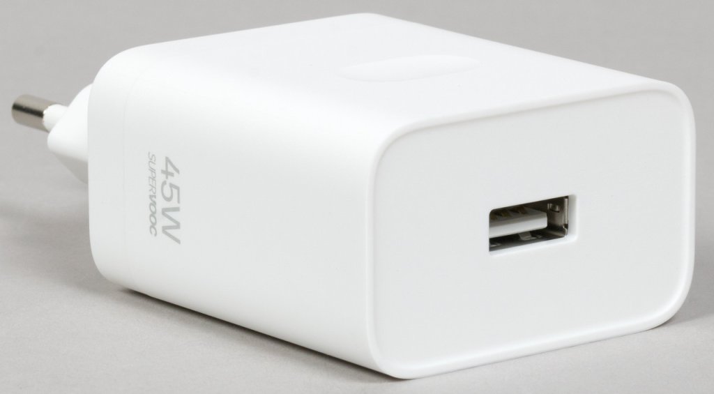 Realme-C75-akkamylator.jpg Realme-C75-akkamylator.jpg