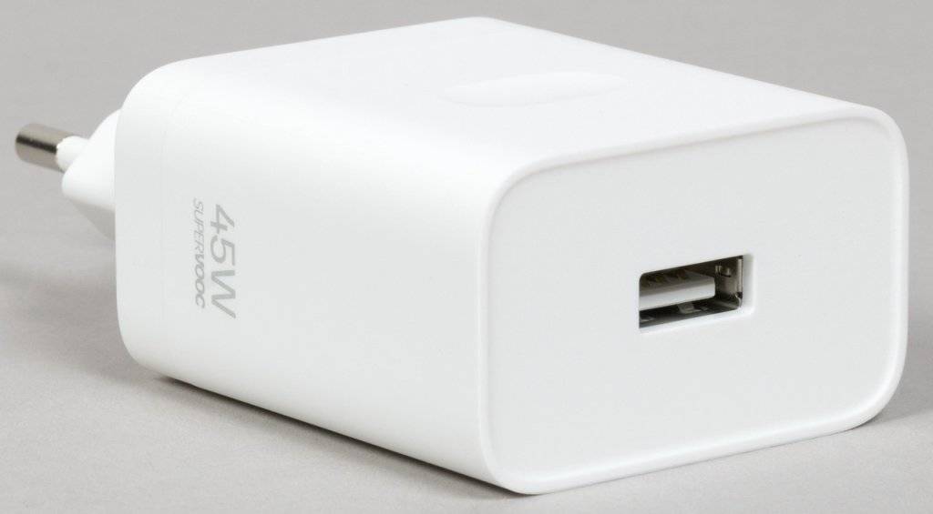 Realme-C75-akkamylator.jpg Realme-C75-akkamylator.jpg