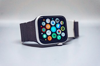 Apple готовит смарт-часы с камерами (слух)