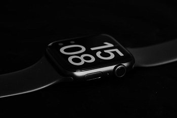 Часы Apple Watch Series 4 признаны устаревшими
