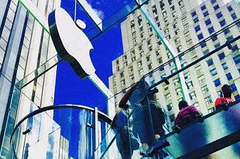 Apple отчиталась о рекордных доходах